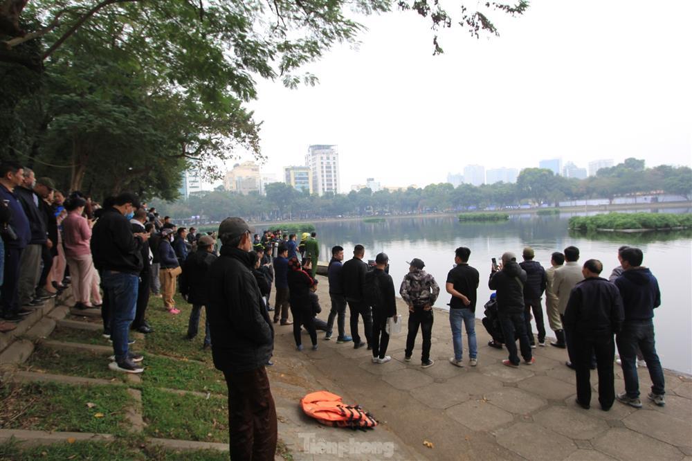 Mẹ đang nằm viện, con nhảy xuống hồ Thiền Quang tự tử-1