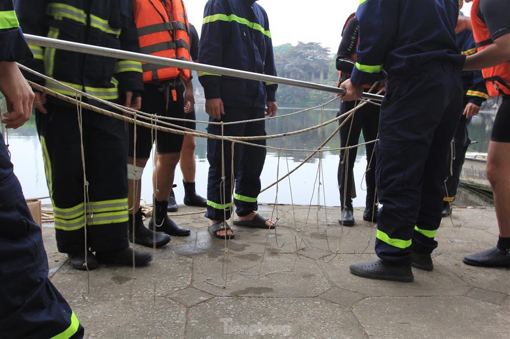 Mẹ đang nằm viện, con nhảy xuống hồ Thiền Quang tự tử-3