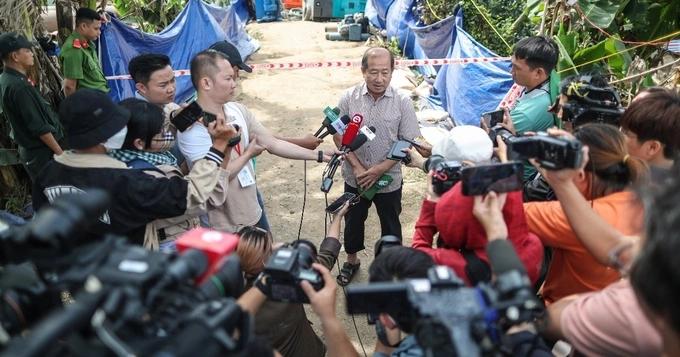 Các chuyên gia bàn giải pháp đưa thi thể bé trai 10 tuổi lên mặt đất-2