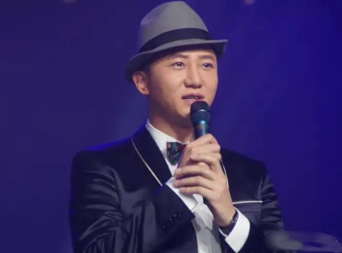 Angela Baby lộ ảnh đi bar, nghi hẹn hò một sao nam-3