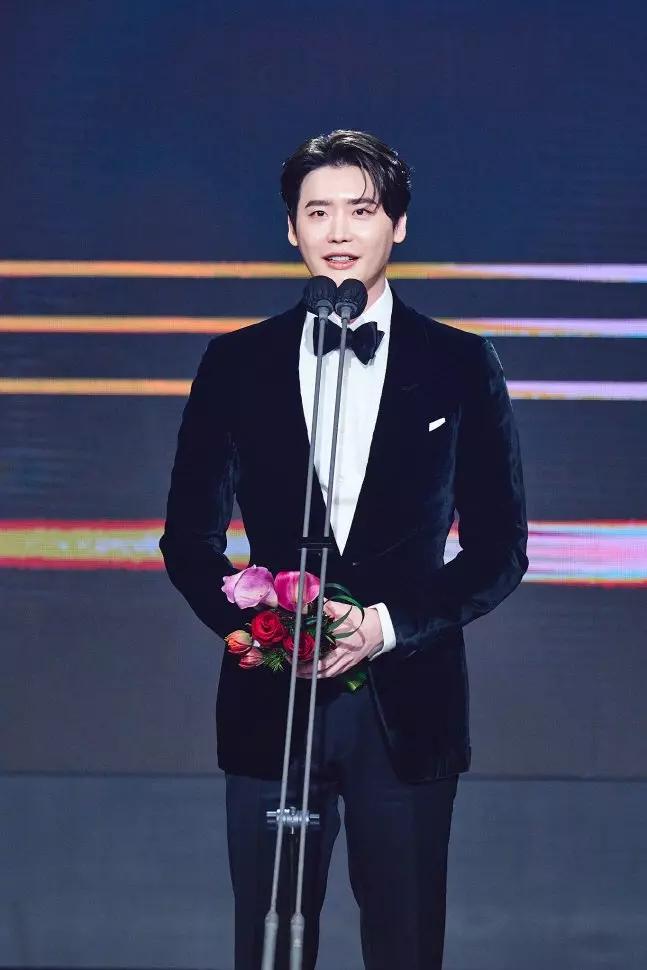 Lý do Lee Jong Suk úp mở về IU ngay trước khi bị tung ảnh hẹn hò-3