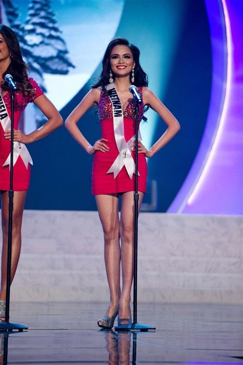 Opening dress Miss Universe: Ngọc Châu sến, HHen Niê chất-3