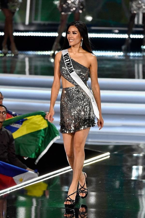 Opening dress Miss Universe: Ngọc Châu sến, HHen Niê chất-8