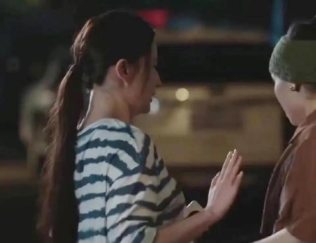 Lưu Diệc Phi ăn uống mất kiểm soát, bị chê béo trên phim mới-2