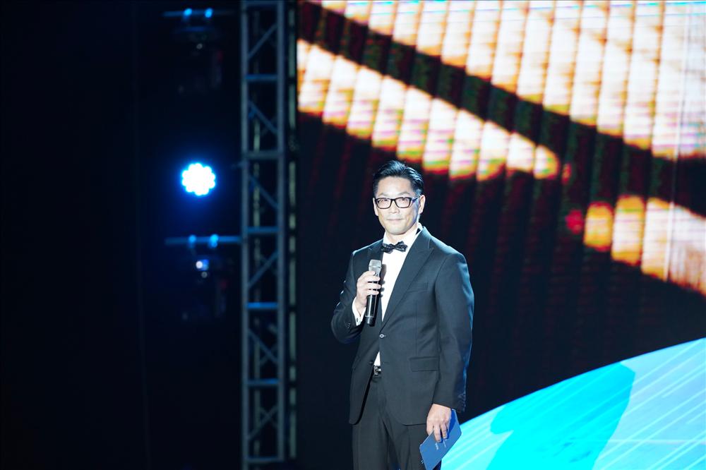 Bằng Kiều, Mỹ Tâm hội ngộ đêm nhạc ‘INAX - Ánh sáng và bóng tối’-5