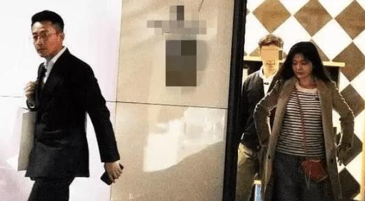 Uông Tiểu Phi dẫn Trương Dĩnh Dĩnh đi mua quần áo giảm giá-7