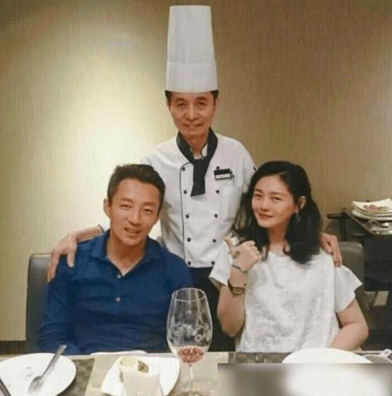 Uông Tiểu Phi dẫn Trương Dĩnh Dĩnh đi mua quần áo giảm giá-9