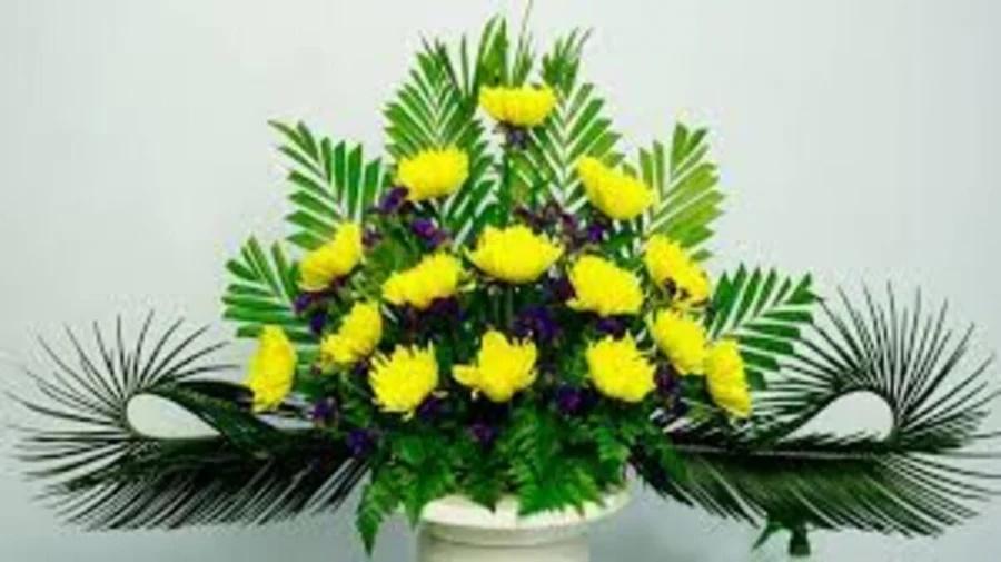 Cúng Rằm tháng Chạp đặt 4 loại hoa lên bàn thờ may mắn liên tiếp-2