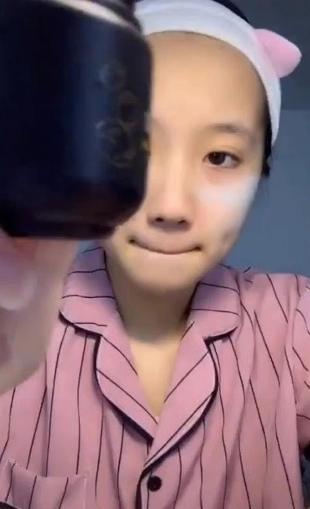 So nhan sắc Huyền 2k4 khi mặt mộc và lúc làm cô dâu-3