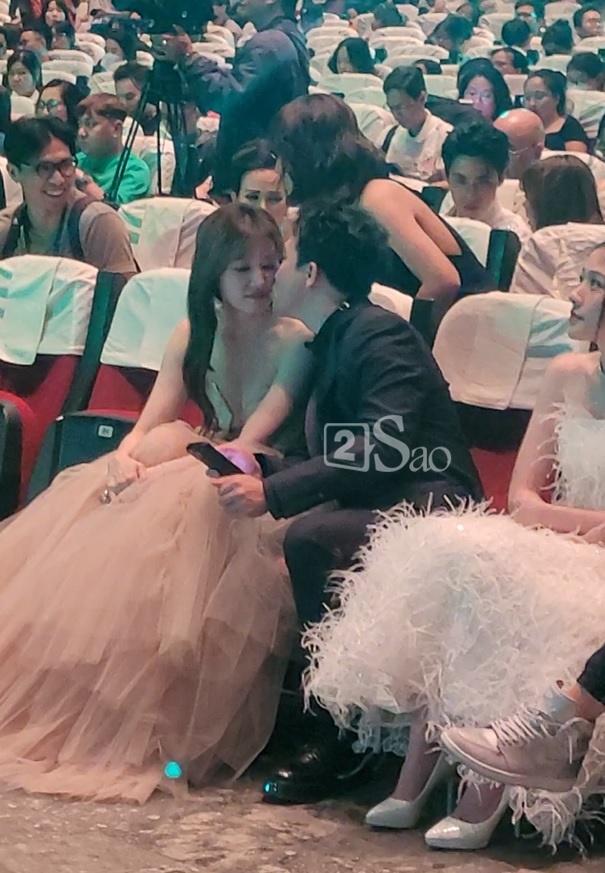 Trấn Thành xuất hiện cùng vợ sau lời đồn, bắt trọn nụ hôn đắt giá-2