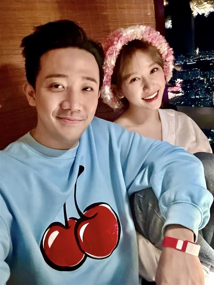 Trấn Thành xuất hiện cùng vợ sau lời đồn, bắt trọn nụ hôn đắt giá-12