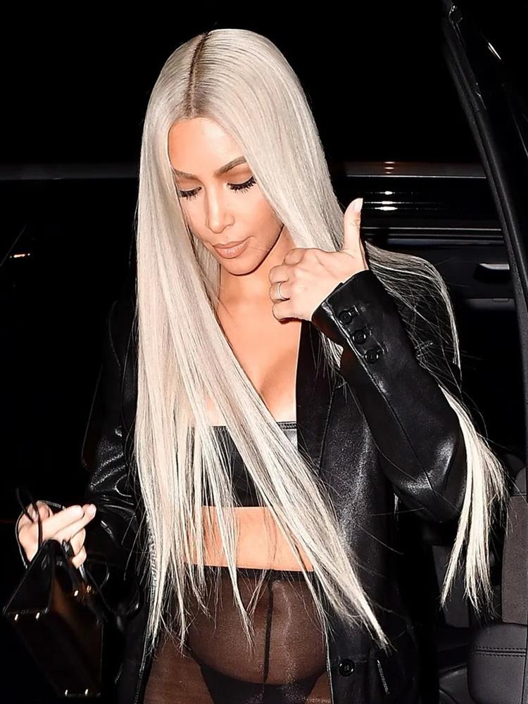 Mốt không mặc quần từ sàn diễn ra đời thường-5