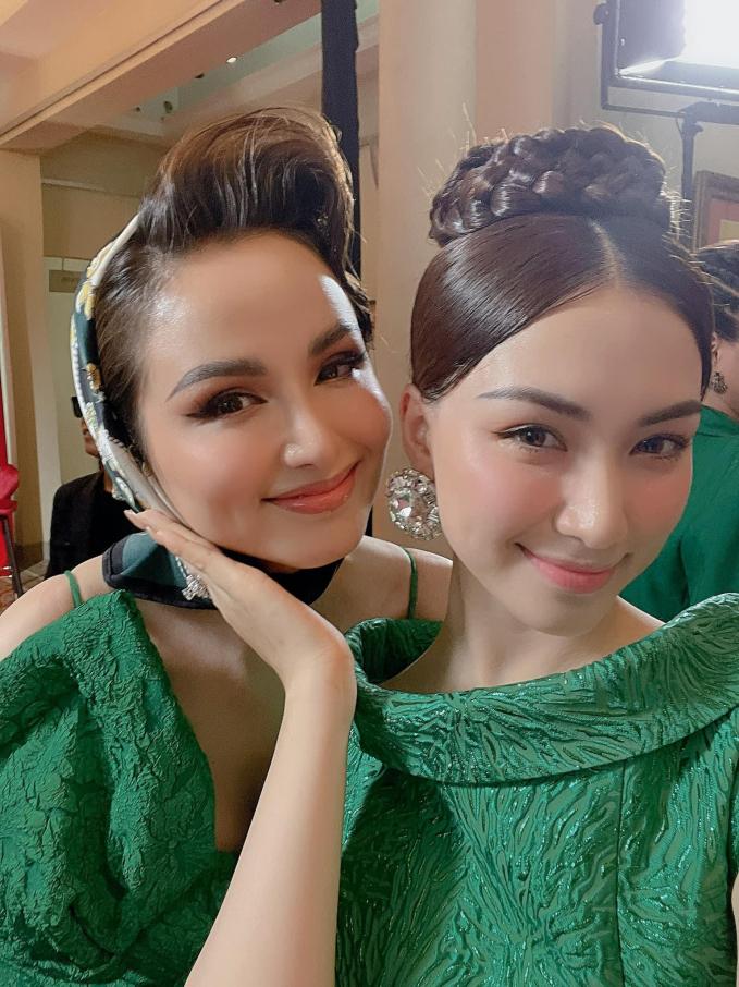 Hòa Minzy sơ hở là đọ chiều cao với các hoa hậu, á hậu-6