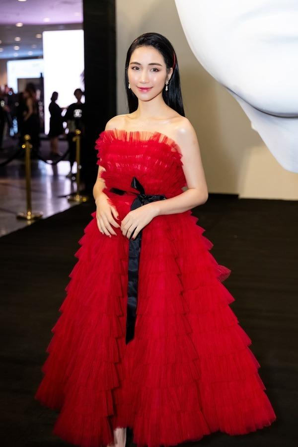 Hòa Minzy gặp hoa hậu: Chiều cao kém nhưng nhan sắc khó thua-8