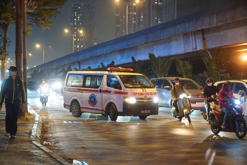 Hình ảnh công an xuyên đêm khám xét tại Cục Đăng kiểm Việt Nam-3