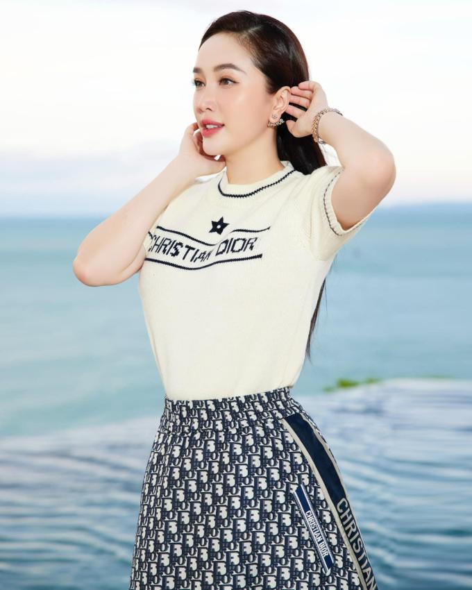 Bảo Thy lạc quẻ khi đụng hàng Đỗ Mỹ Linh và hội dâu nhà giàu-2