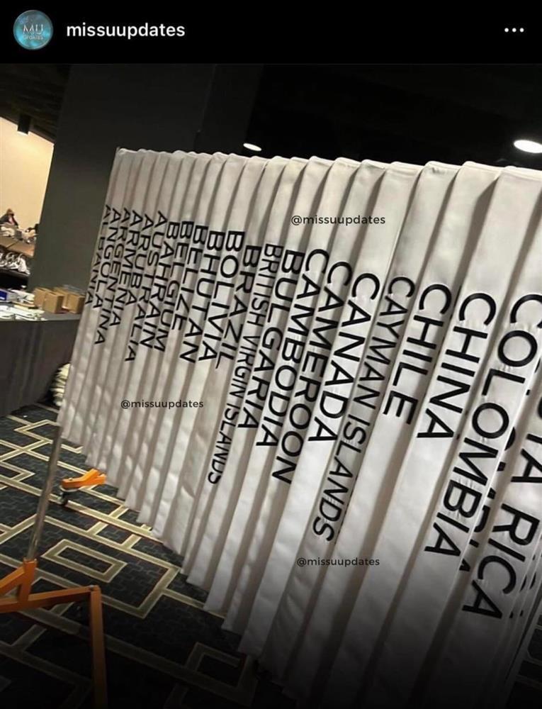 Dải băng 2022 gây tranh cãi, Miss Universe phải thay toàn bộ?-5