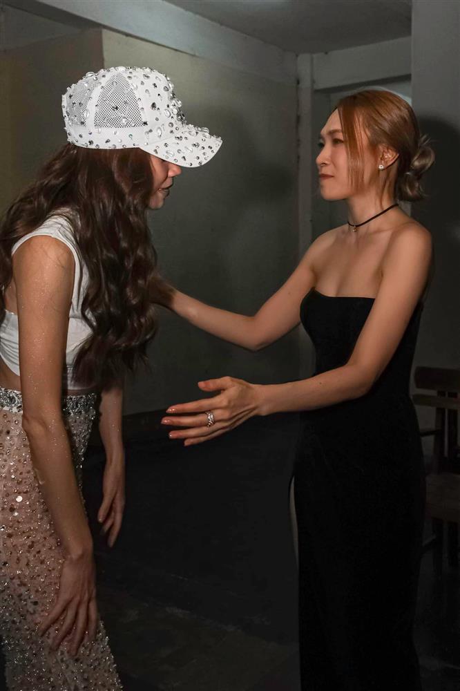 11 năm mới chụp chung, Mỹ Tâm - Hồ Ngọc Hà có gì khác?-1