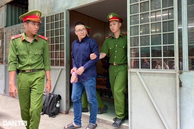Hacker Nhâm Hoàng Khang lĩnh 10 năm tù-2
