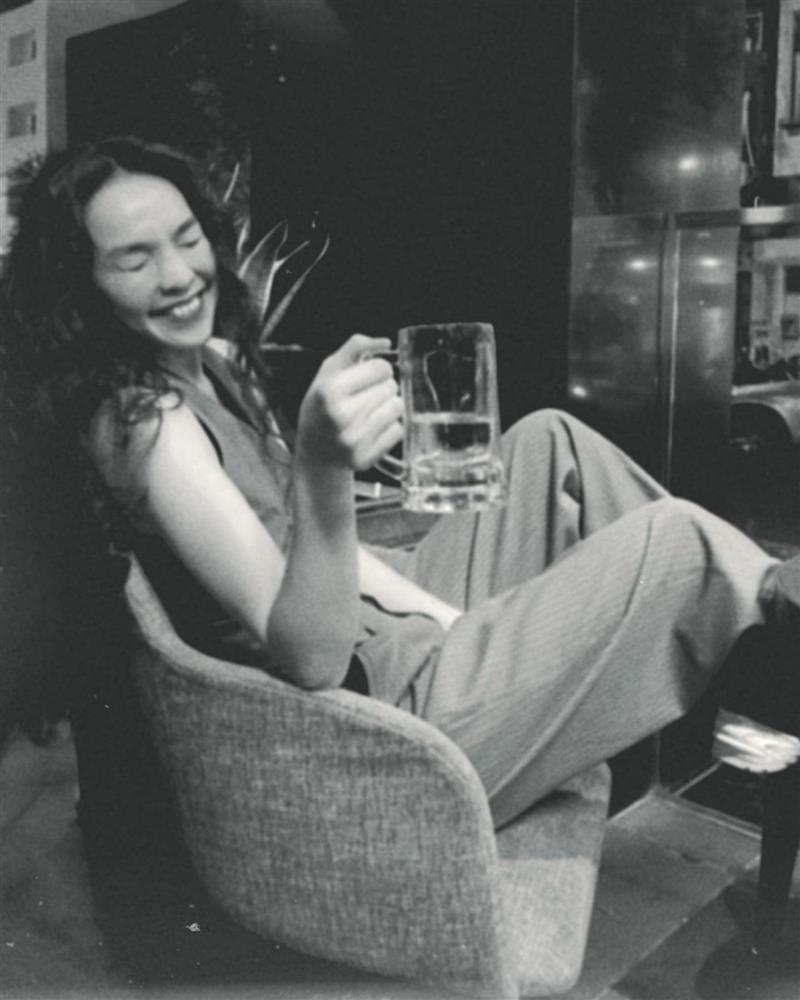 Showbiz Việt ngày 6/1: Bạn trai lo Mâu Thủy có dấu hiệu sinh sớm-5