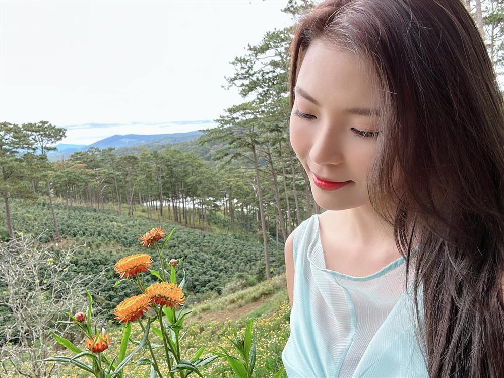 Showbiz Việt ngày 6/1: Bạn trai lo Mâu Thủy có dấu hiệu sinh sớm-9