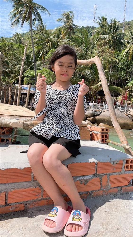 Giật mình ngoại hình con gái Thị Nở tái sinh Quách Phượng-4