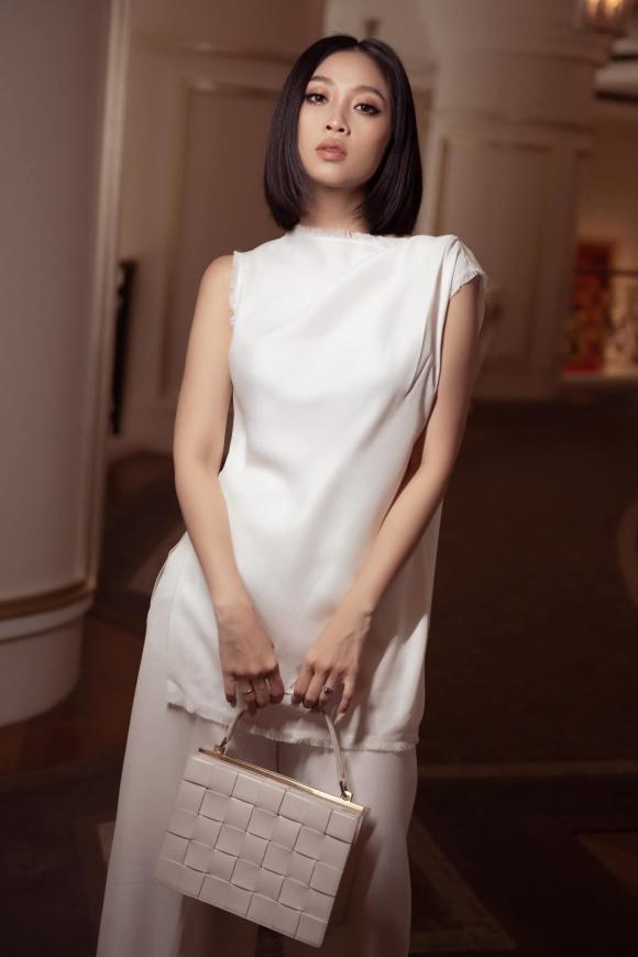 Liêu Hà Trinh gây hãi khi bầu 4 tháng vẫn đi giày cao chót vót-2