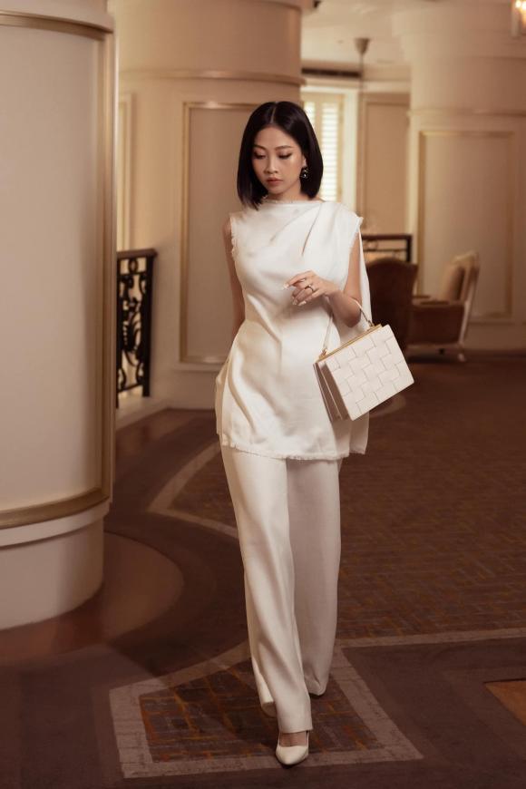 Liêu Hà Trinh gây hãi khi bầu 4 tháng vẫn đi giày cao chót vót-3