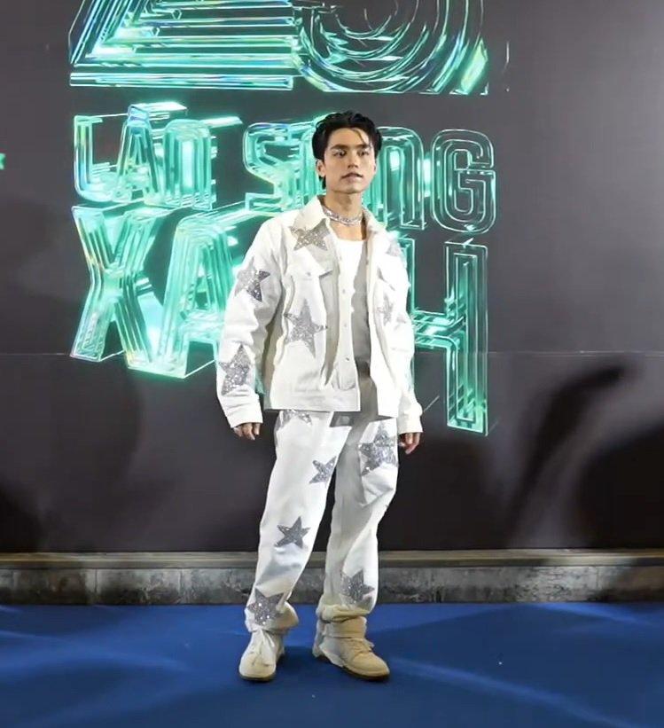 MONO sáng bừng CAM thường, chiều cao có thực sự 1m70?-6