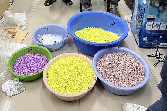 Thu giữ gần 1 tạ ma túy từ Đức gửi về sân bay Nội Bài