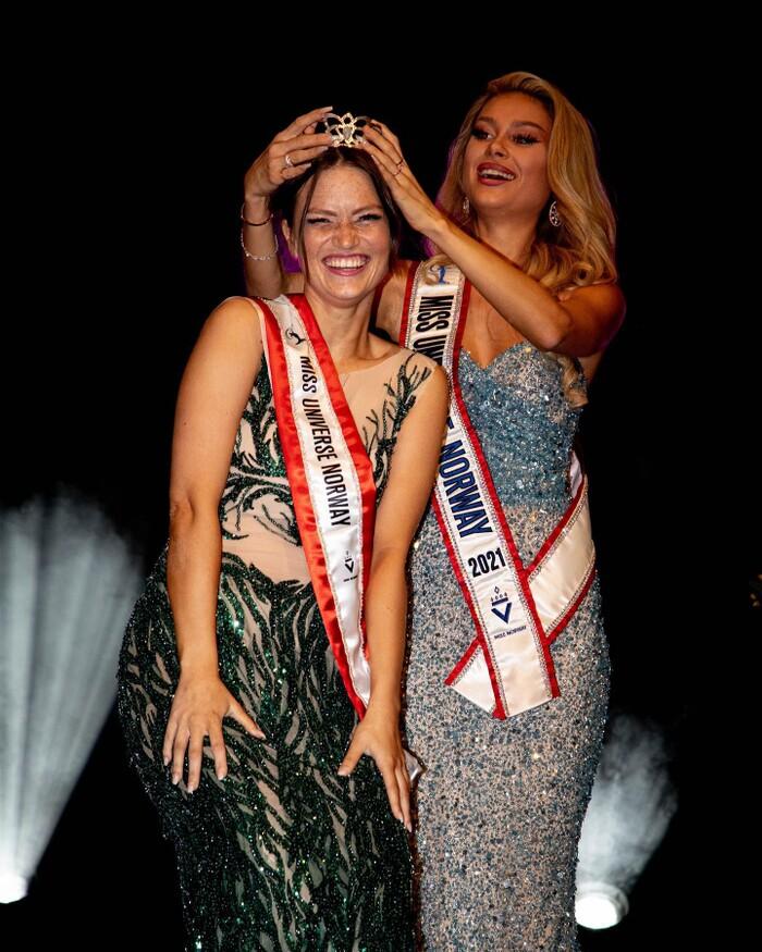 Đối thủ Ngọc Châu cáu ra mặt khi bị chuyên gia trang điểm xấu tệ-6