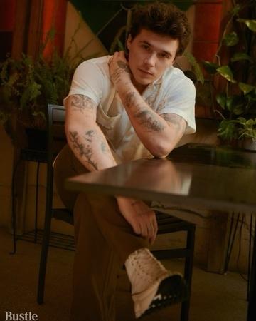 Sự nghiệp lận đận của Brooklyn Beckham sau khi cưới vợ-2