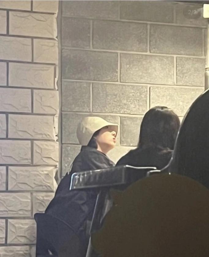 Sự thật đằng sau tin đồn hẹn hò của Jungkook (BTS) tại Jeju-2