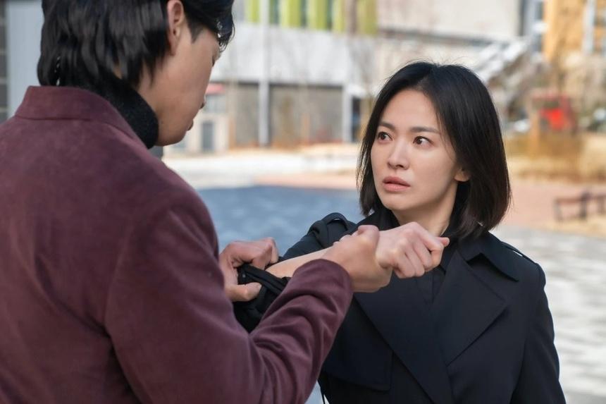 Song Hye Kyo phản hồi về cảnh cởi đồ trong The Glory-2