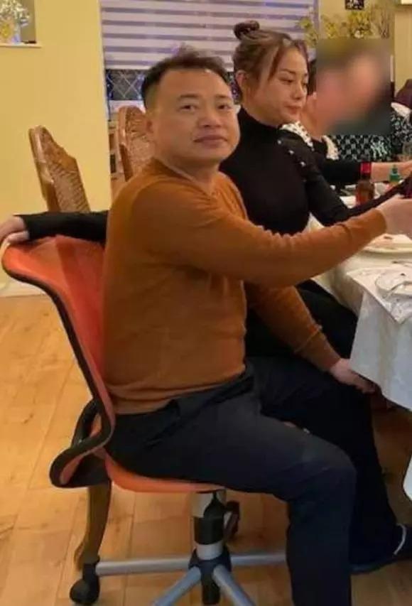 Phương Oanh - Shark Bình tiếp tục bị bắt gặp sánh đôi trời Âu-2