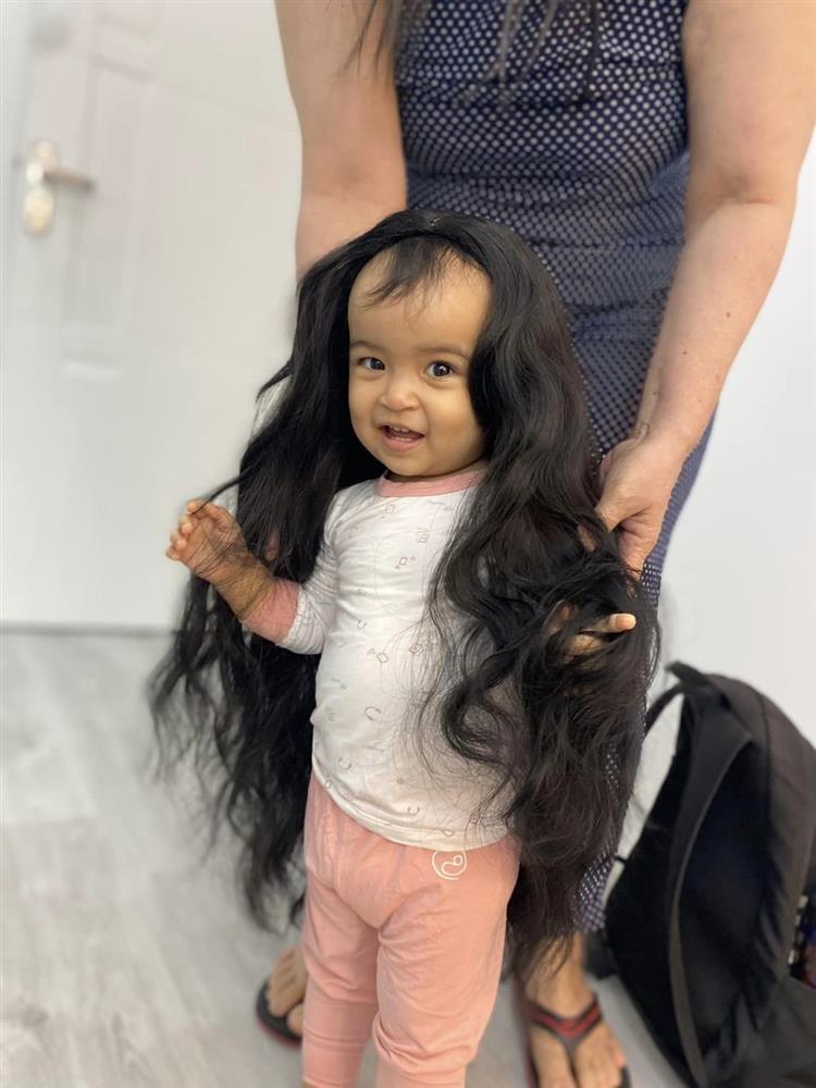 Võ Hạ Trâm đầu tư tóc giả cho con gái lai Ấn dù mới 1 tuổi-5