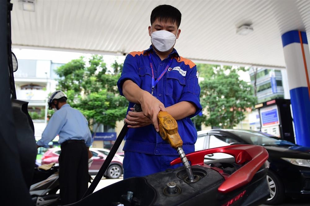 Đề xuất rút ngắn thời gian điều hành xăng dầu từ 10 ngày xuống 7 ngày-1