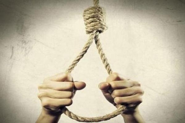 Xôn xao con gái 3 tuổi cùng bố treo cổ tự tử ở Nghệ An-1