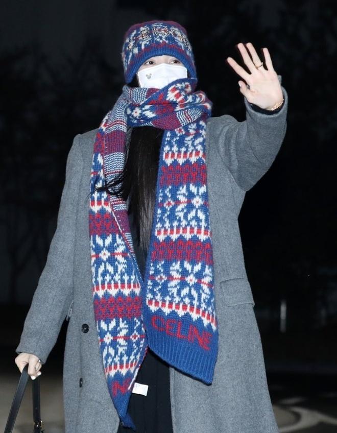 Giá những bộ đồ BlackPink mặc khi đến Thái Lan-7