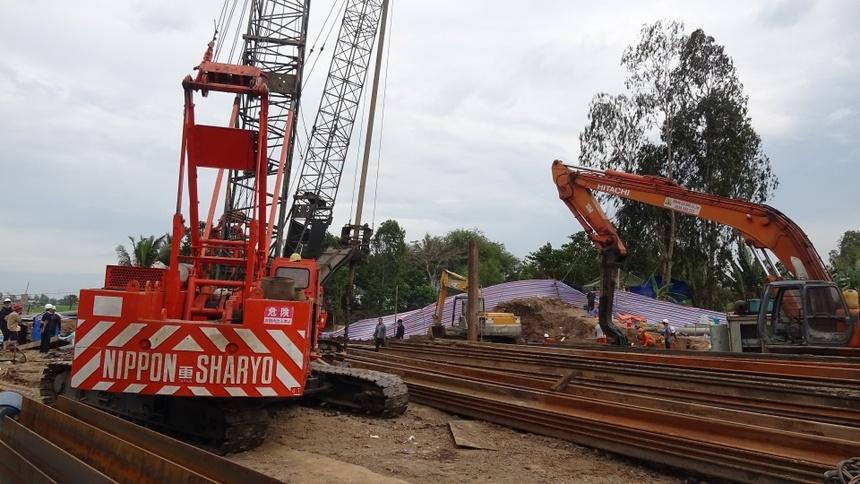 Vụ bé trai rơi xuống trụ bê tông: Giải cứu qua 11 bước-2