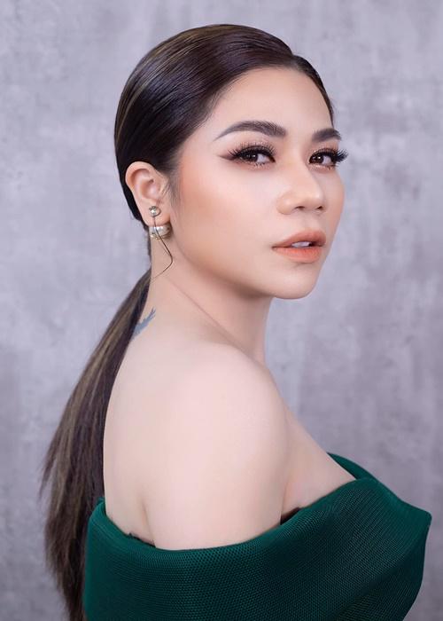 Nữ ca sĩ sinh năm 1982 có tổ ấm hạnh phúc bên doanh nhân Ngọc Tiến trong 10 năm qua. Ảnh: FBNV