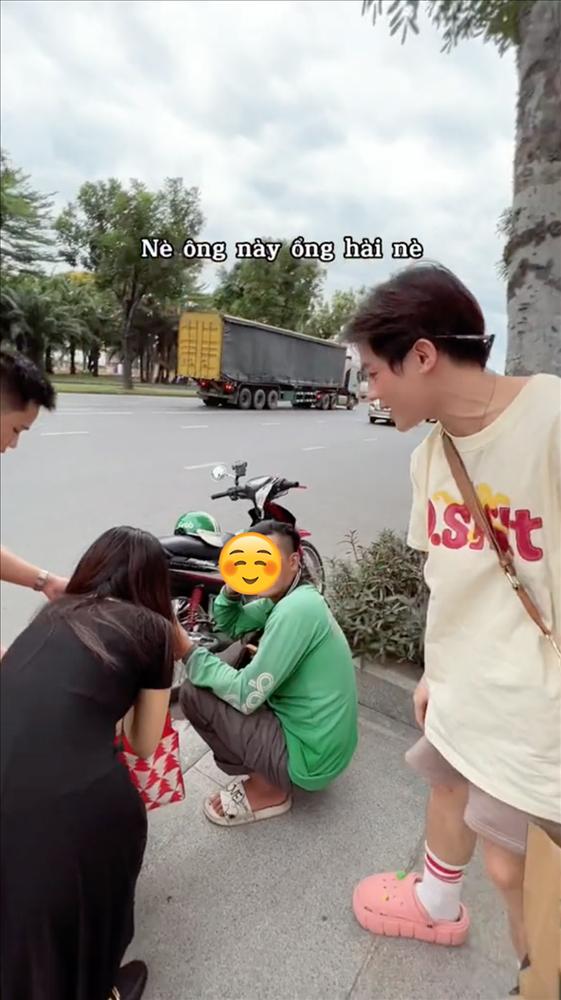 Mang đồ ăn đi tặng người khó khăn, TikToker bị hiểu lầm là quay quảng cáo-6