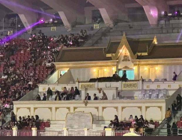 Dàn khách mời đẳng cấp ở concert của Black Pink-1