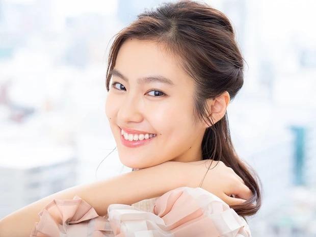 Vẻ gợi cảm của nữ diễn viên chỉ cao 1,58 m-12