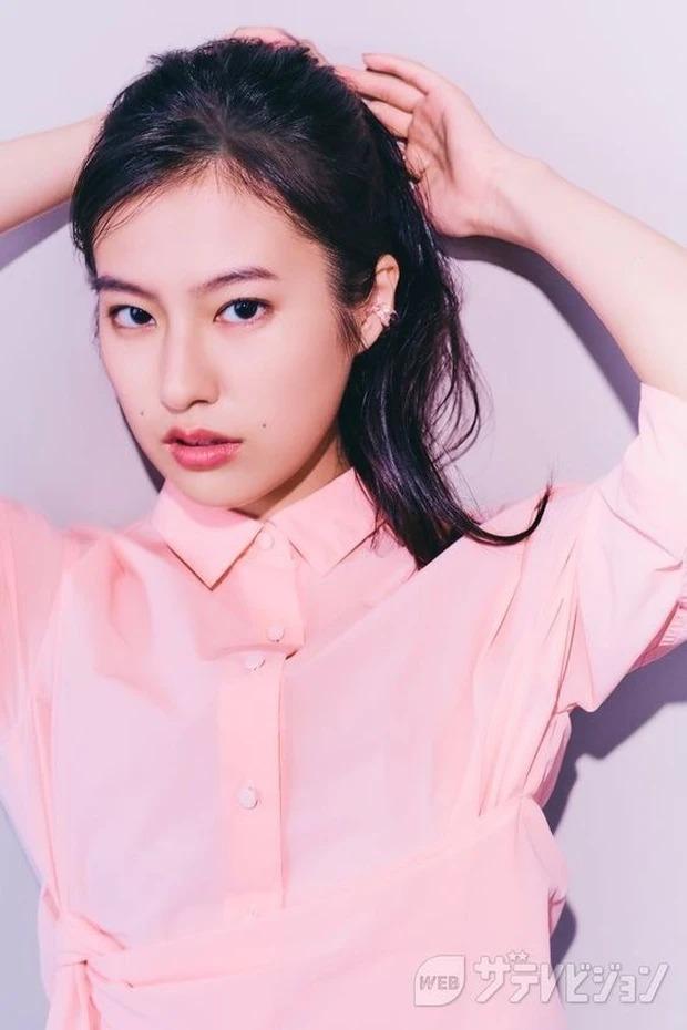 Vẻ gợi cảm của nữ diễn viên chỉ cao 1,58 m-10