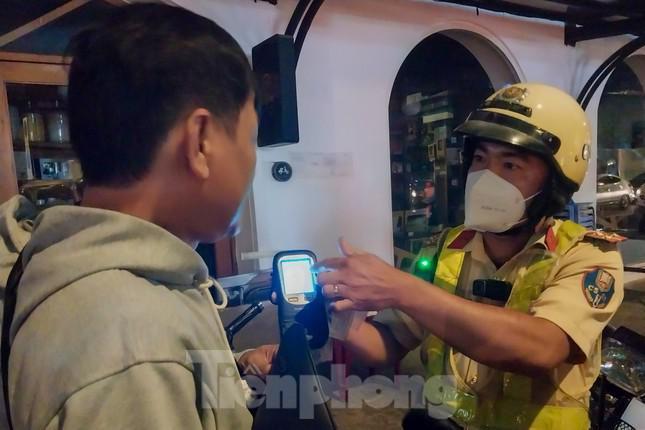 Uống 2 lon bia ở tiệc tất niên, thanh niên bị phạt kịch khung-4