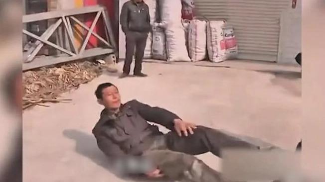 Bỏ rơi gia đình 13 năm, người đàn ông cầu xin vợ cho quay về và cái kết xứng đáng-2