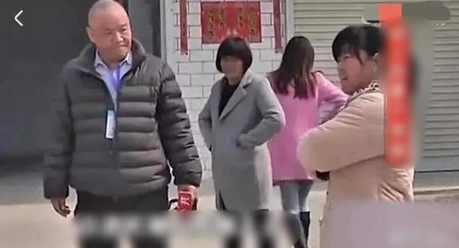 Bỏ rơi gia đình 13 năm, người đàn ông cầu xin vợ cho quay về và cái kết xứng đáng-6