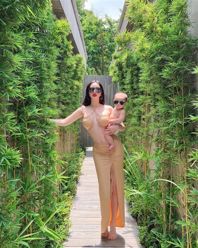 Con trai Bảo Thy lần đầu lộ rõ mặt, mặc cả áo đôi với con Chi Bảo-7