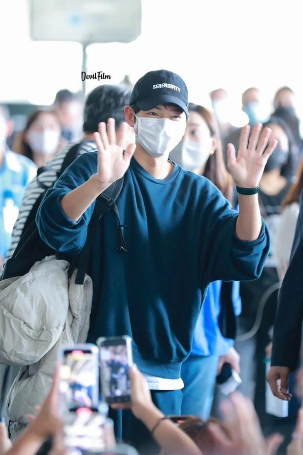 Song Joong Ki gây sốt với nhan sắc đỉnh cao sau khi có tình yêu mới-9